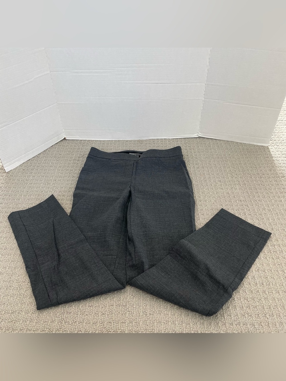 Women’s 89th & Madison gray pull up pants
